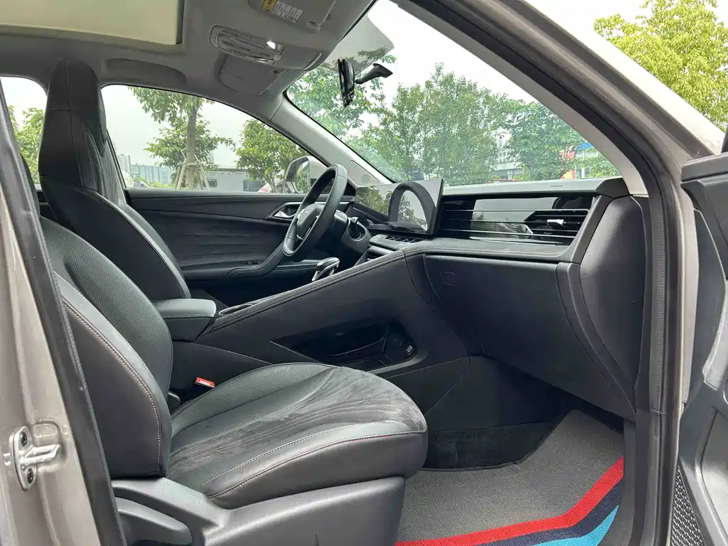 Roewe D5 X DMH 荣威D5 X DMH 2024款 135旗舰版