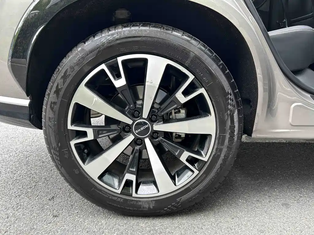 Roewe D5 X DMH 荣威D5 X DMH 2024款 135旗舰版