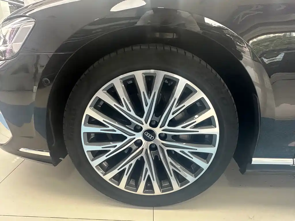 Audi A8 A8 L 50 TFSI quattro Select
