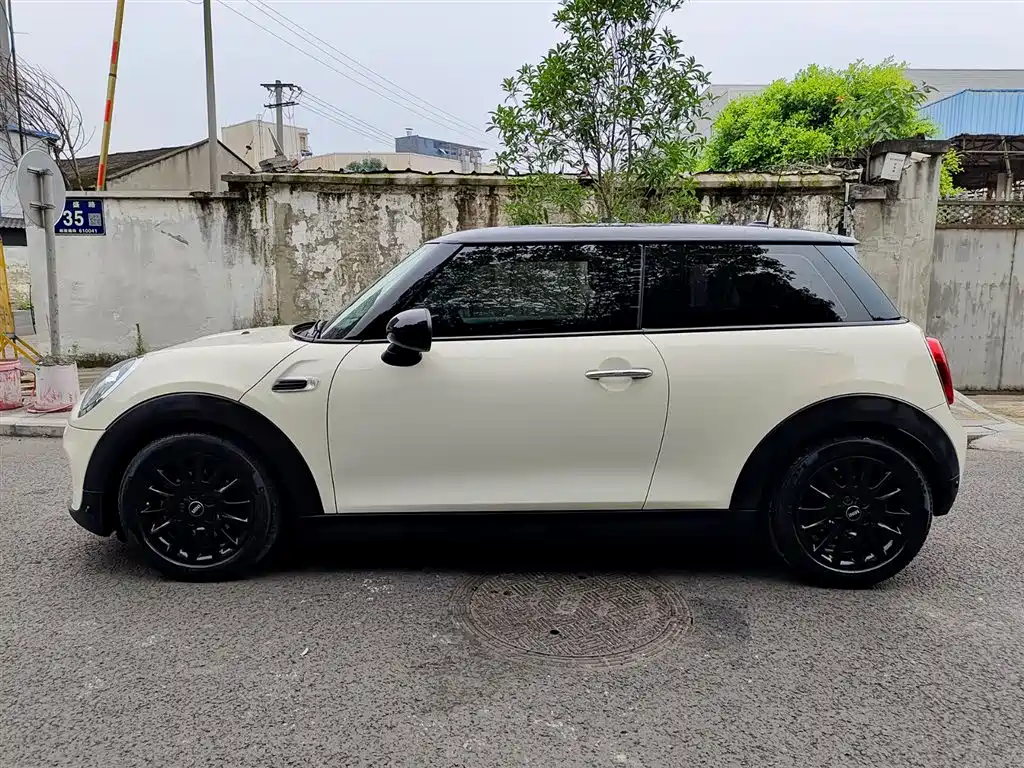 MINI 1.5 T COOPER Classic