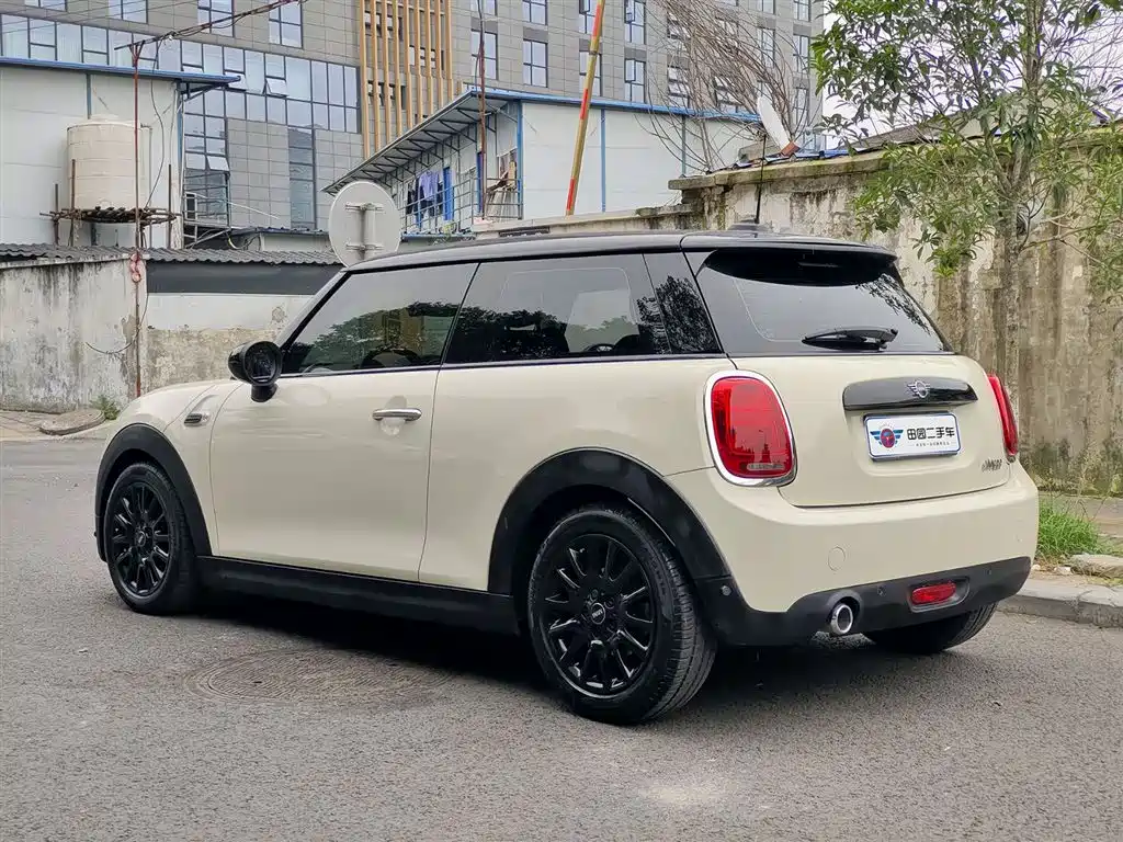 MINI 1.5 T COOPER Classic
