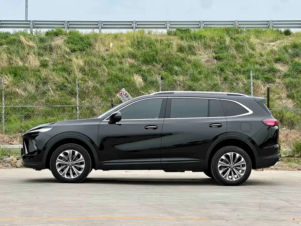 Envision Plus Envision Plus 28 T 2 WD Premium