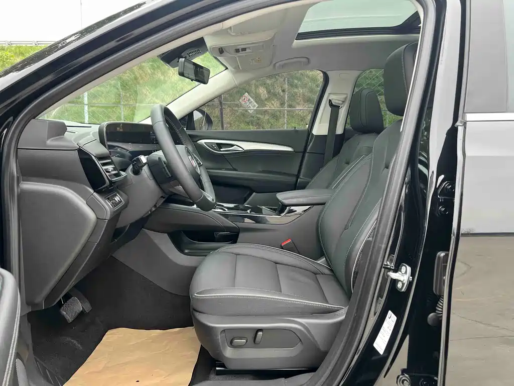 Envision Plus Envision Plus 28 T 2 WD Premium