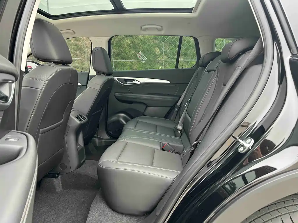 Envision Plus Envision Plus 28 T 2 WD Premium