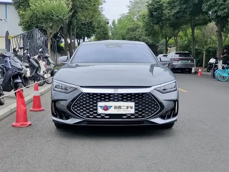 BYD Han DM-i 121 KM Premium