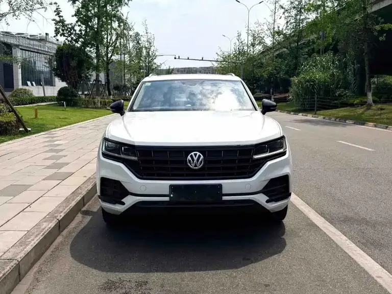 Volkswagen Touareg 2.0 TSI Sharp Wing CN-VI