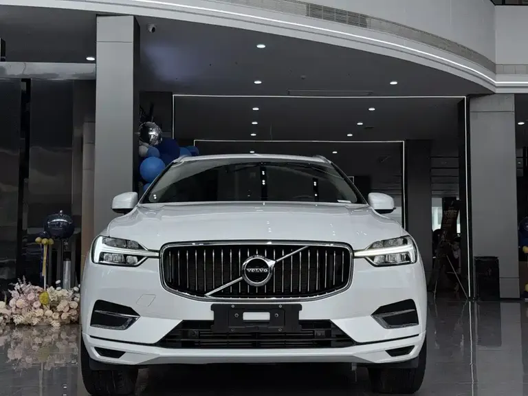 Volvo XC60 T5 4 WD Smart Ease Luxury