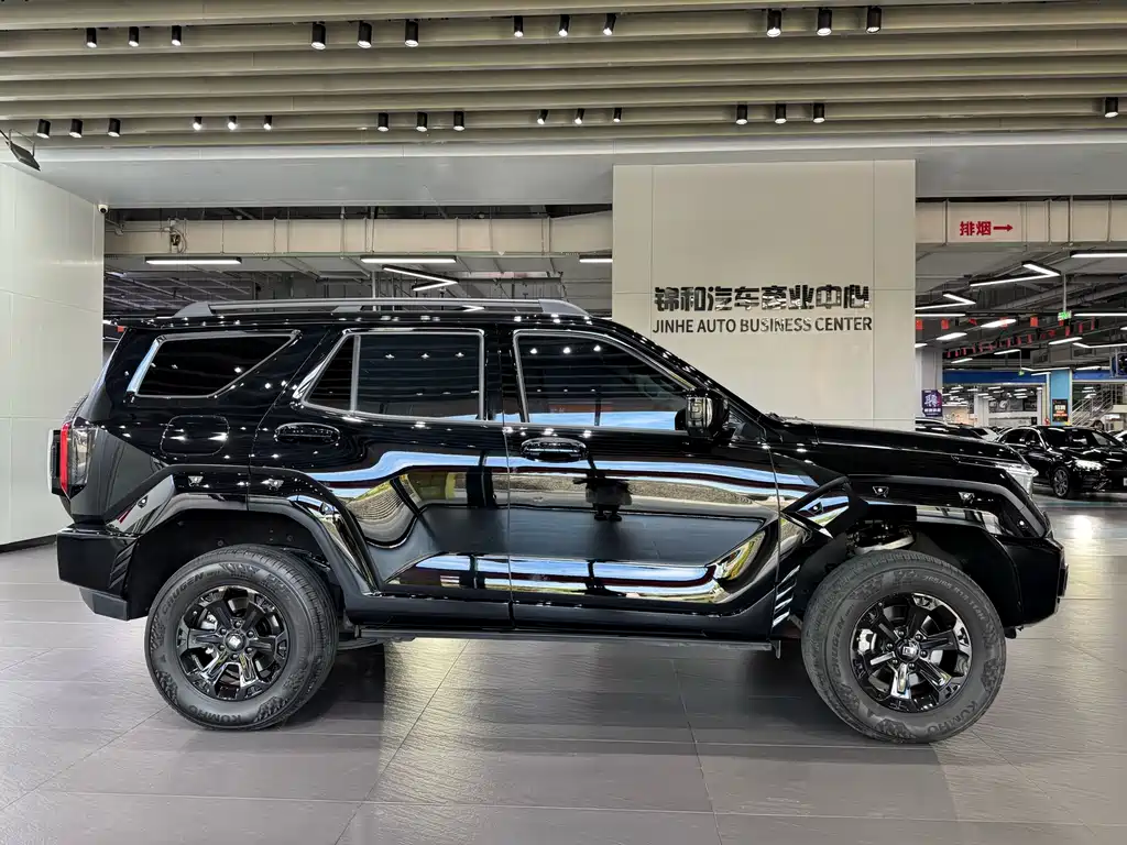 Tank 400 NEV Hi4-T Offroad