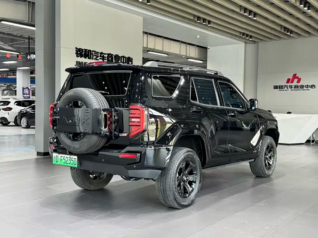 Tank 400 NEV Hi4-T Offroad