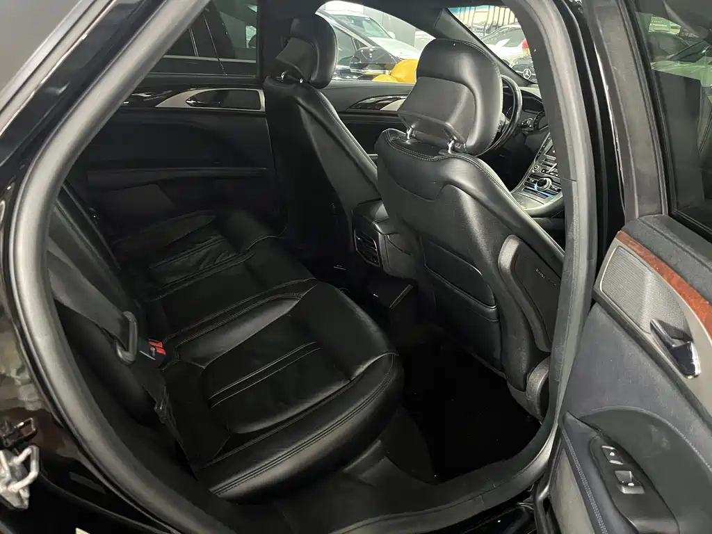 Lincoln MKZ 2.0 T Premium
