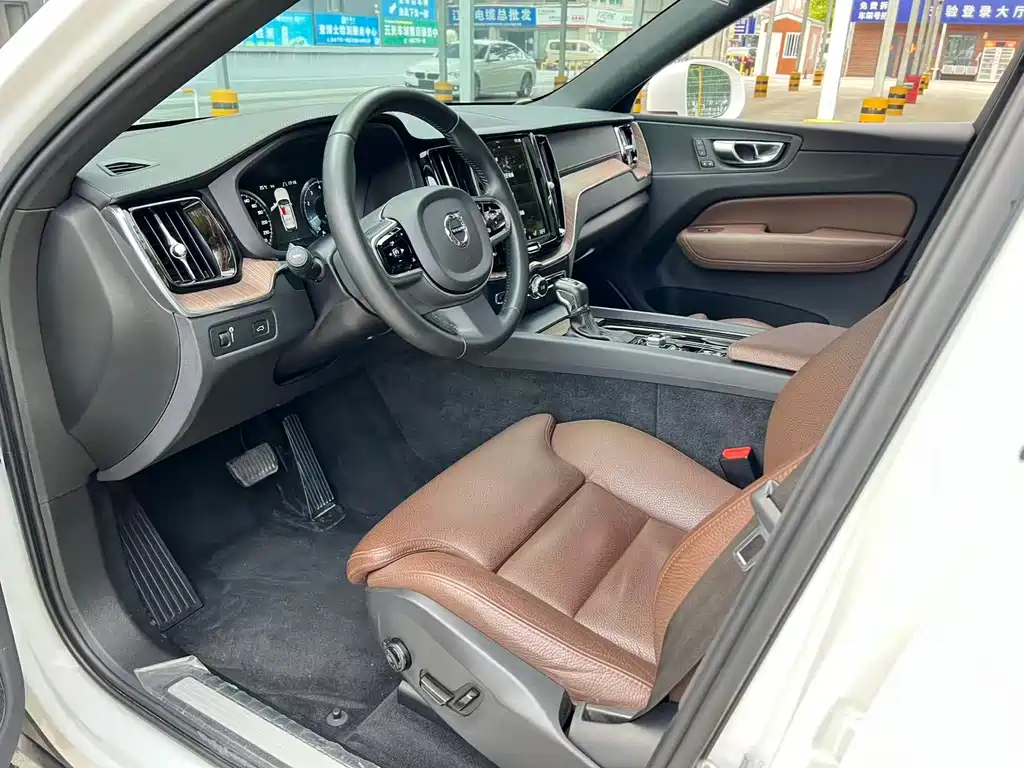 Volvo XC60 T5 4 WD Smart Vision Luxury