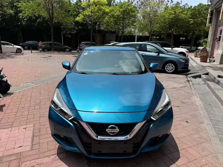 Nissan Lannia 1.6 L CVT Connected Smart Cool CN-VI