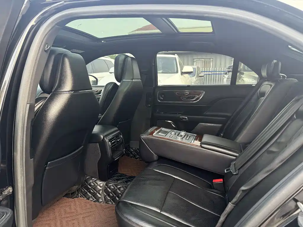 Lincoln Continental 2.0 T 2 WD Honor Shine