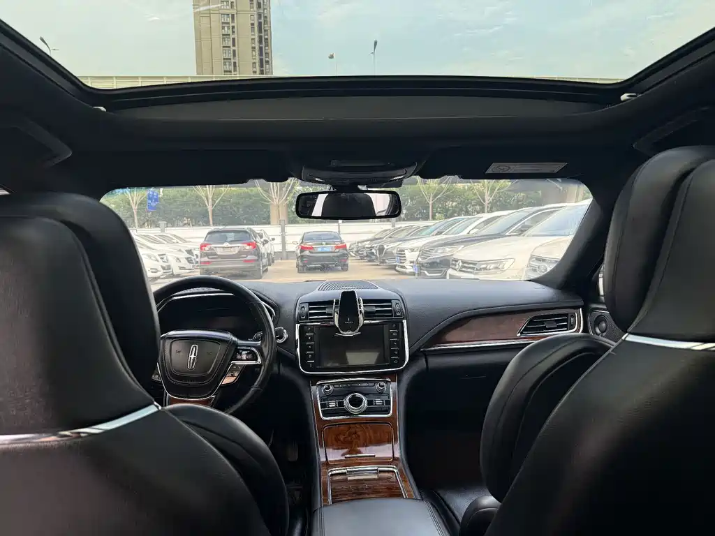 Lincoln Continental 2.0 T 2 WD Honor Shine