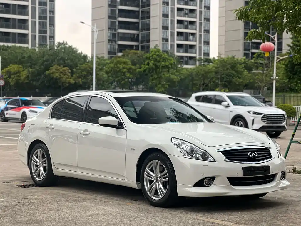 Infiniti G Series G25 Sedan Luxury Sport
