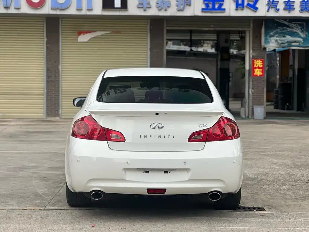 Infiniti G Series G25 Sedan Luxury Sport