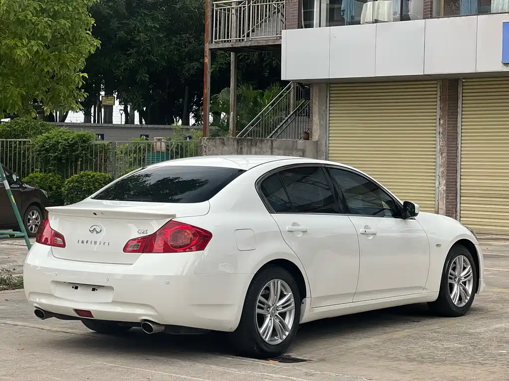 Infiniti G Series G25 Sedan Luxury Sport