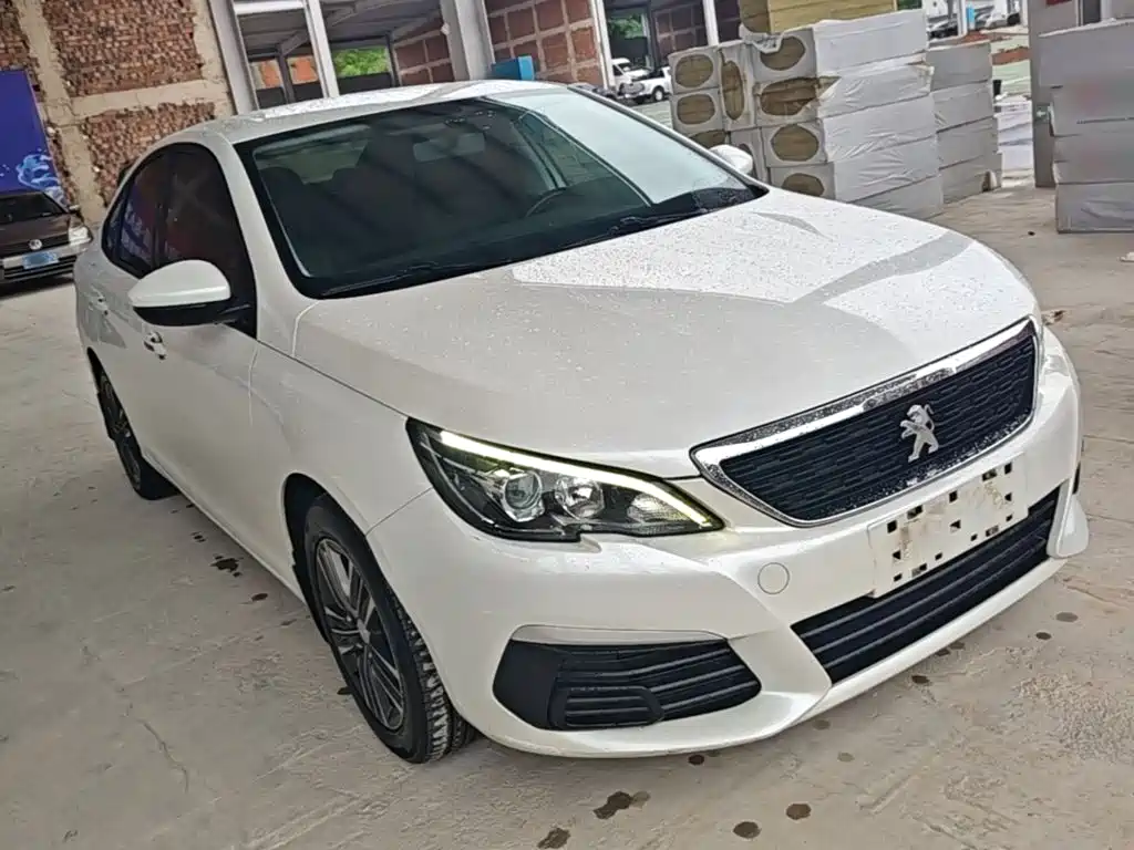 Peugeot 308 1.6 L Manual Fashion