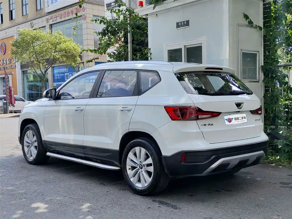 Jetta VS5 280 TSI Auto Progressive
