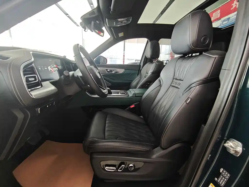 GAC Trumpchi GS8 Navigator Series 2.0 TGDI 2 WD Distinguished (6-seat)