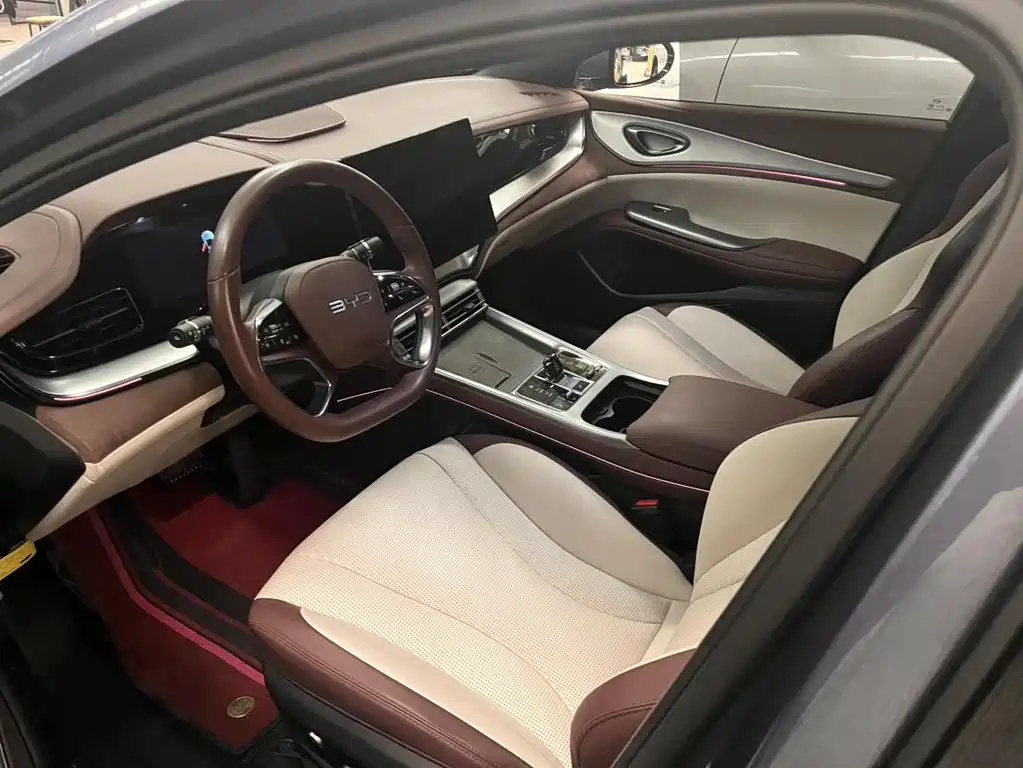 Seal 07 DM-i Smart Drive DM-i 1.5 L 125 km Luxury
