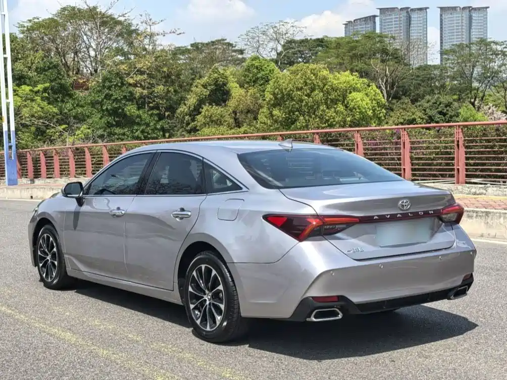 Avalon 2.0 L Luxury