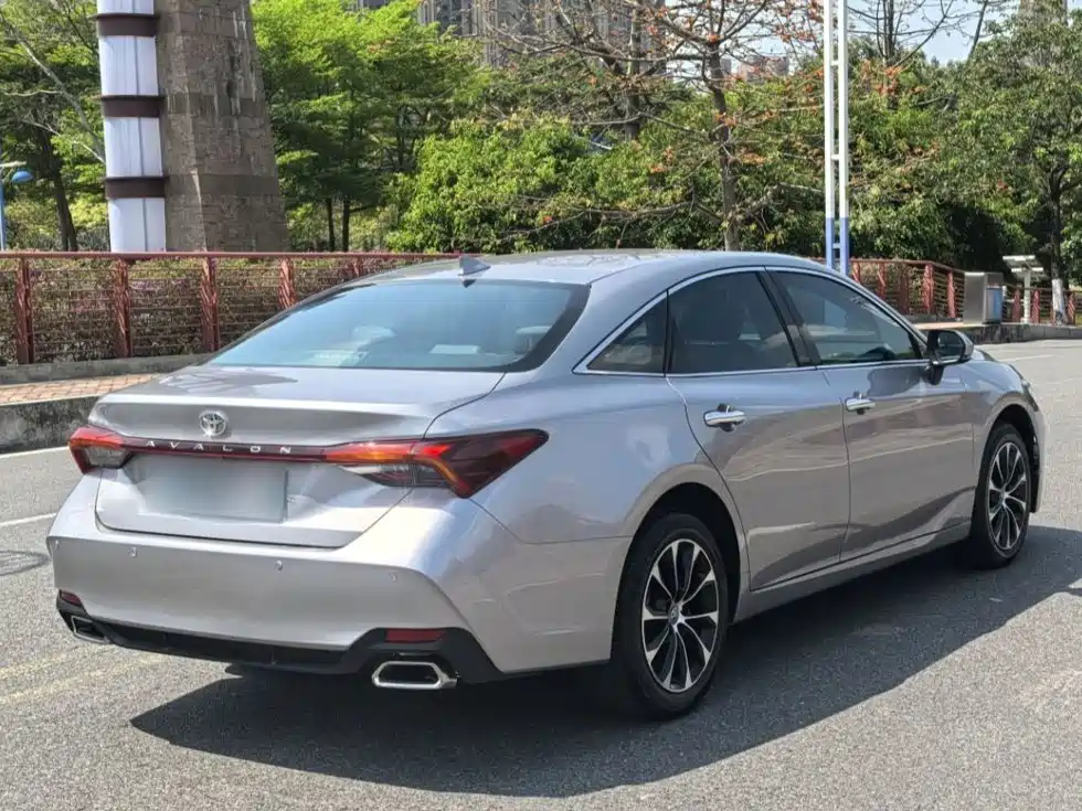 Avalon 2.0 L Luxury