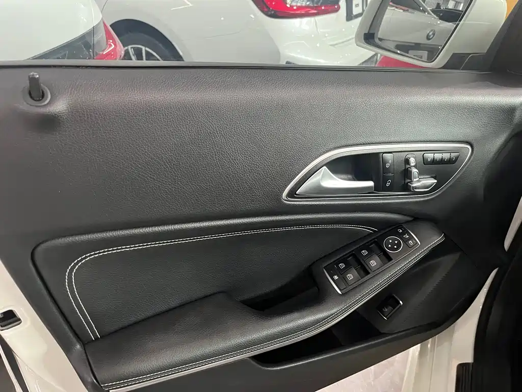 Mercedes-Benz CLA (Import) CLA 200 Fashion