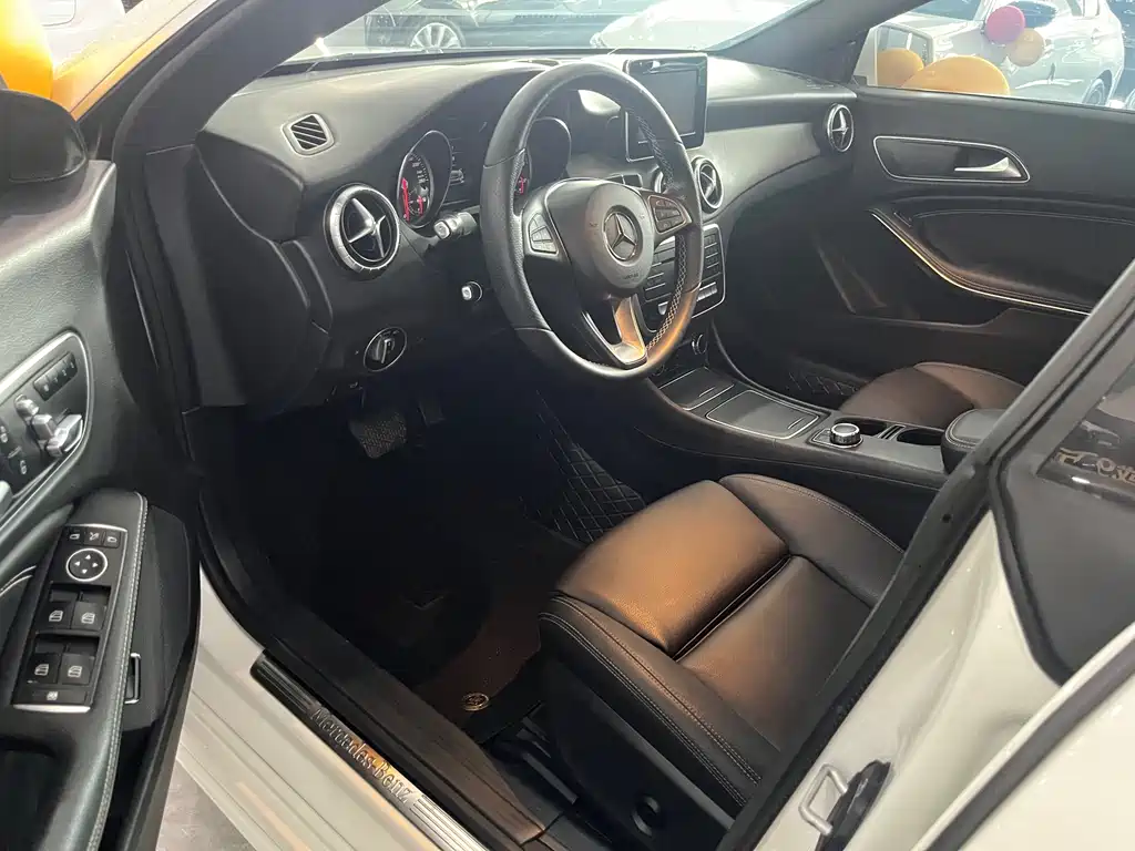 Mercedes-Benz CLA (Import) CLA 200 Fashion