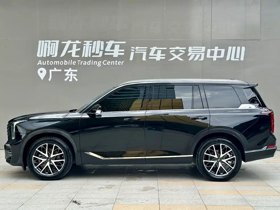 GAC Trumpchi GS8 Navigator Series 2.0 TGDI 2 WD Distinguished (7-seat)