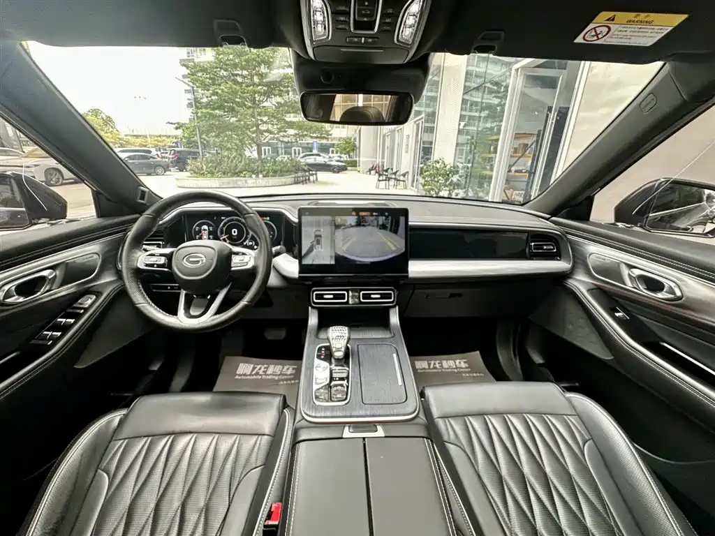 GAC Trumpchi GS8 Navigator Series 2.0 TGDI 2 WD Distinguished (7-seat)