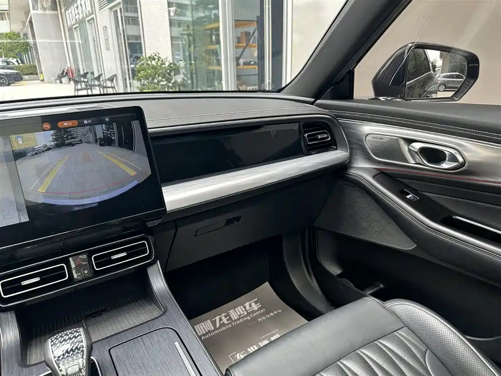 GAC Trumpchi GS8 Navigator Series 2.0 TGDI 2 WD Distinguished (7-seat)