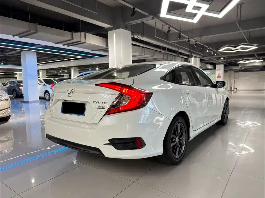Civic 180 TURBO CVT Style Motion CN-V