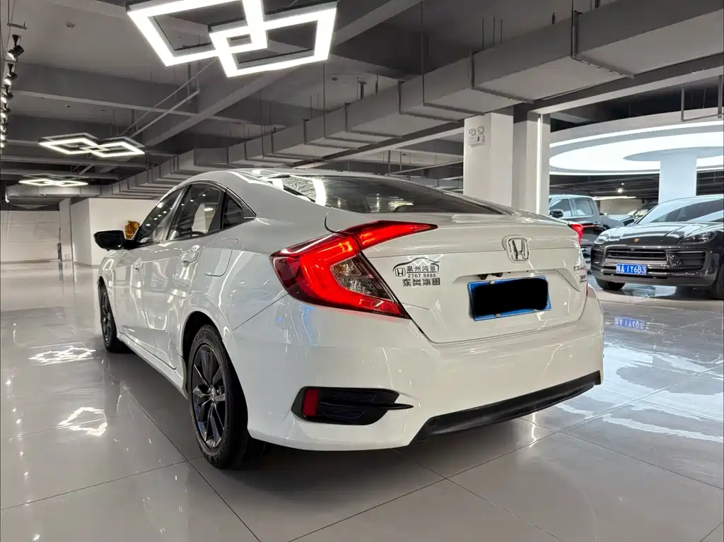 Civic 180 TURBO CVT Style Motion CN-V