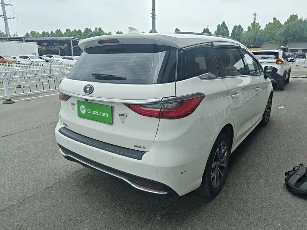 Song MAX 宋MAX 2019款 1.5 T 自动智联睿进型 6座 国VI