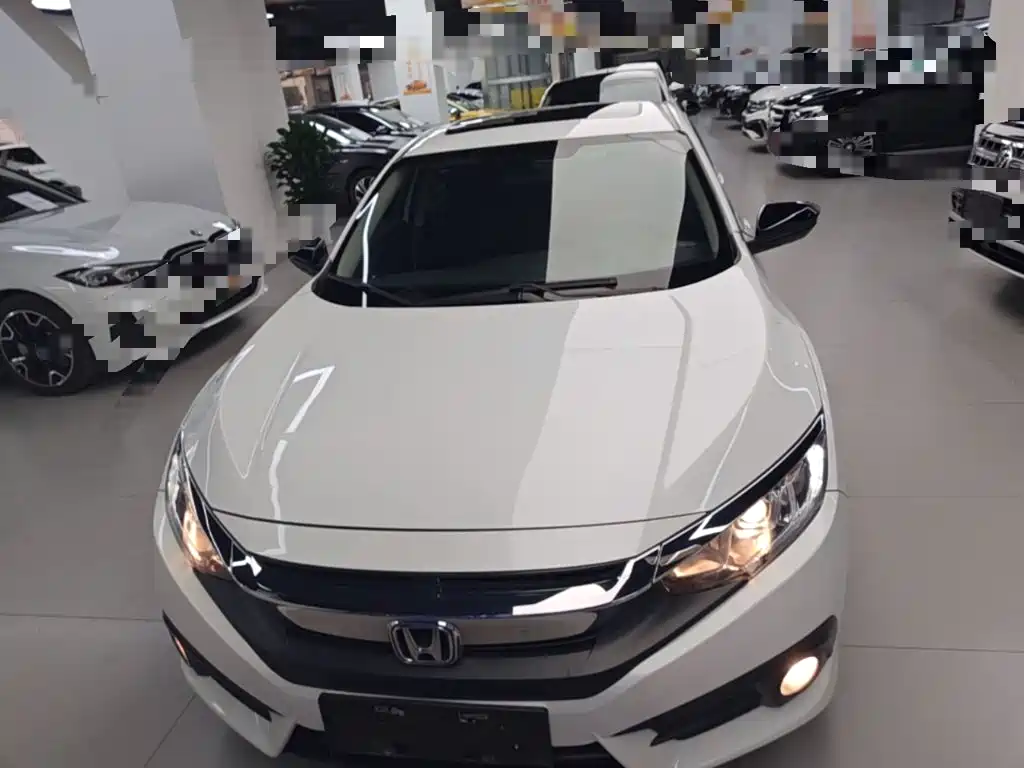 Civic 220 TURBO CVT Luxury