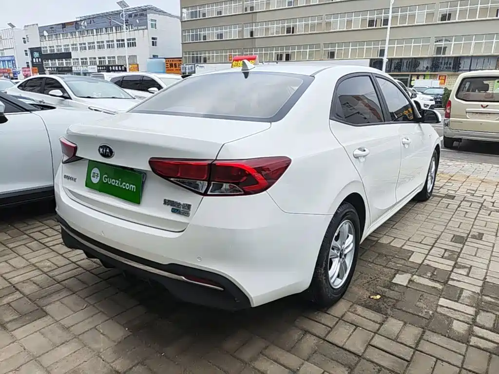 Forte 1.6 L Auto Style CN-VI
