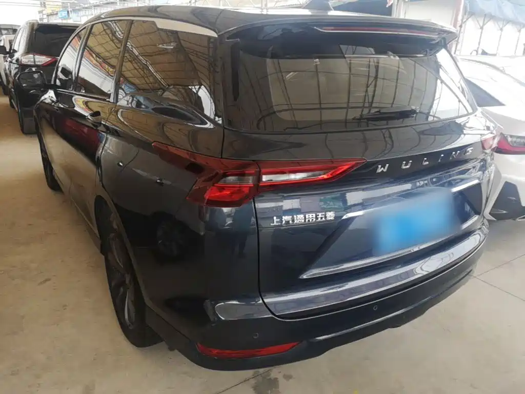 Wuling Victory 1.5 T CVT Distinguished