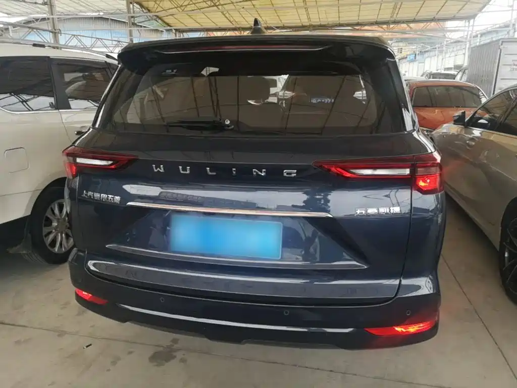 Wuling Victory 1.5 T CVT Distinguished