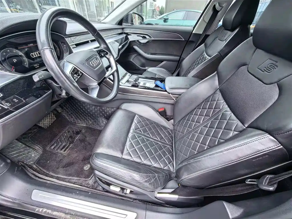 Audi A8 A8 L 50 TFSI quattro Comfort