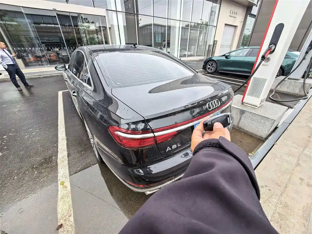 Audi A8 A8 L 50 TFSI quattro Comfort