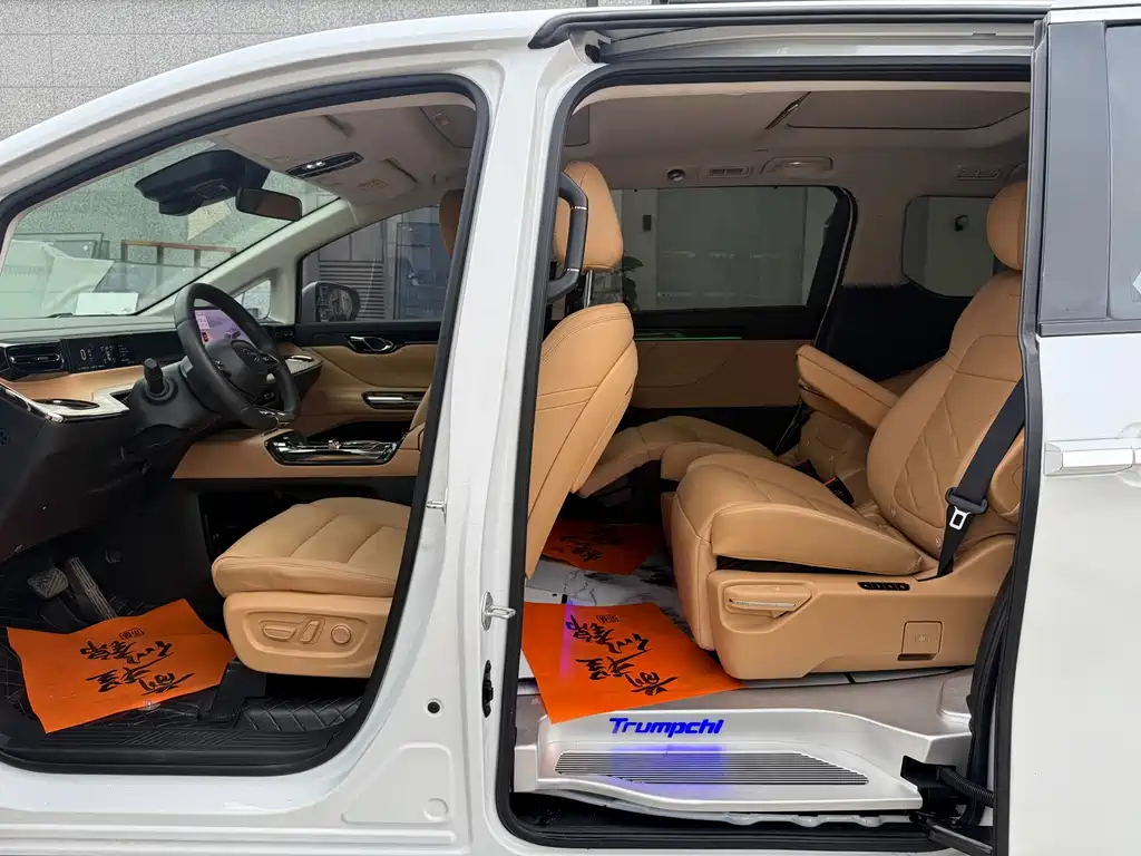 Trumpchi E8 NEV 传祺E8 PHEV 2024款 150 km MAX+