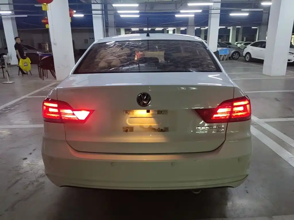 Santana 1.6 L Manual Style