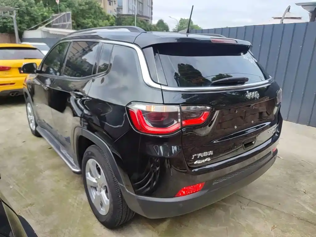 Compass 200 T Auto Home Enjoyment