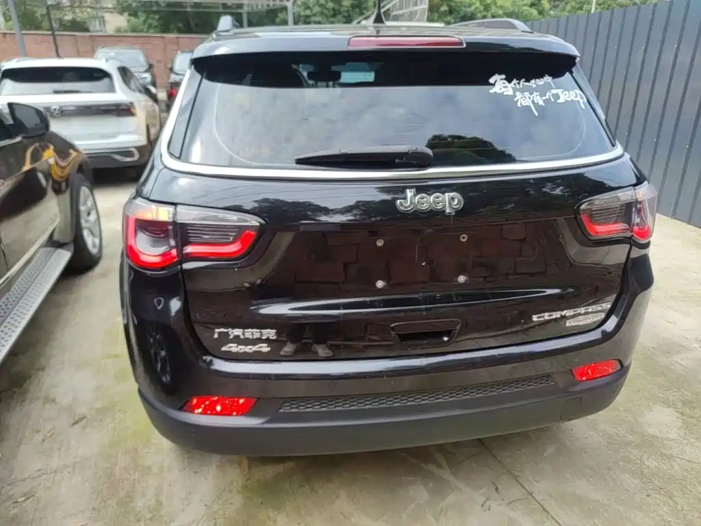 Compass 200 T Auto Home Enjoyment