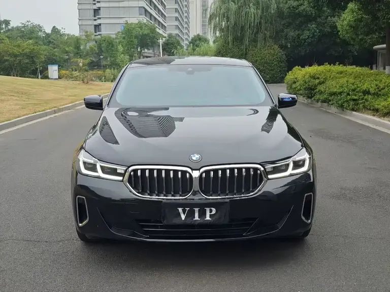 BMW 6 Series GT 630 i Luxury Design Package