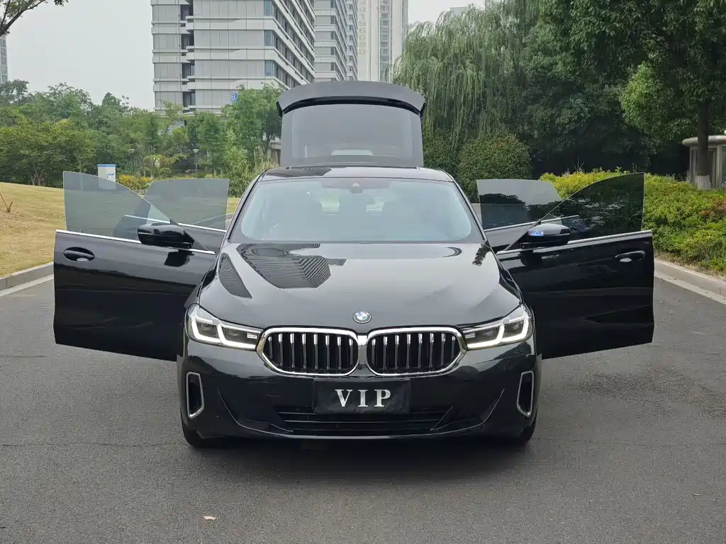 BMW 6 Series GT 630 i Luxury Design Package