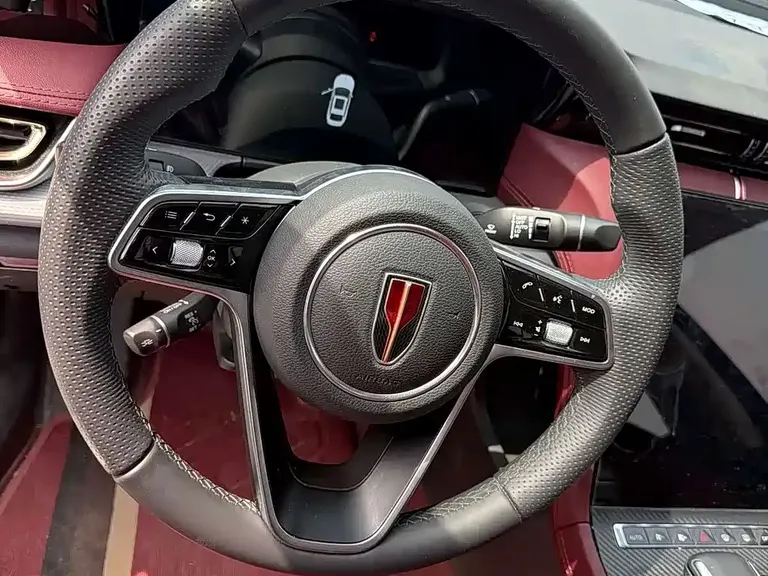 Hongqi H5 2.0 T Auto Connected Flagship Enjoyment