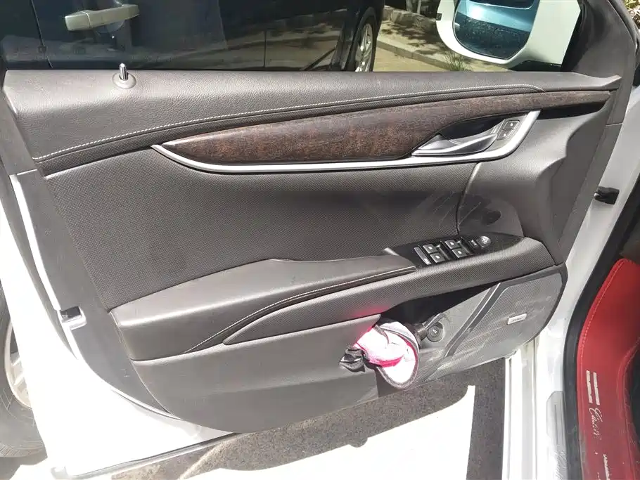 Cadillac XTS 28 T Elite