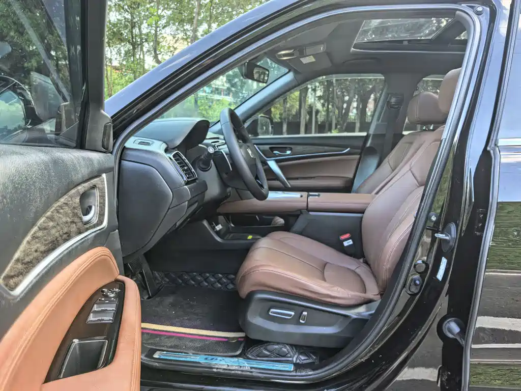 Honda UR-V 370 TURBO 4 WD Premium